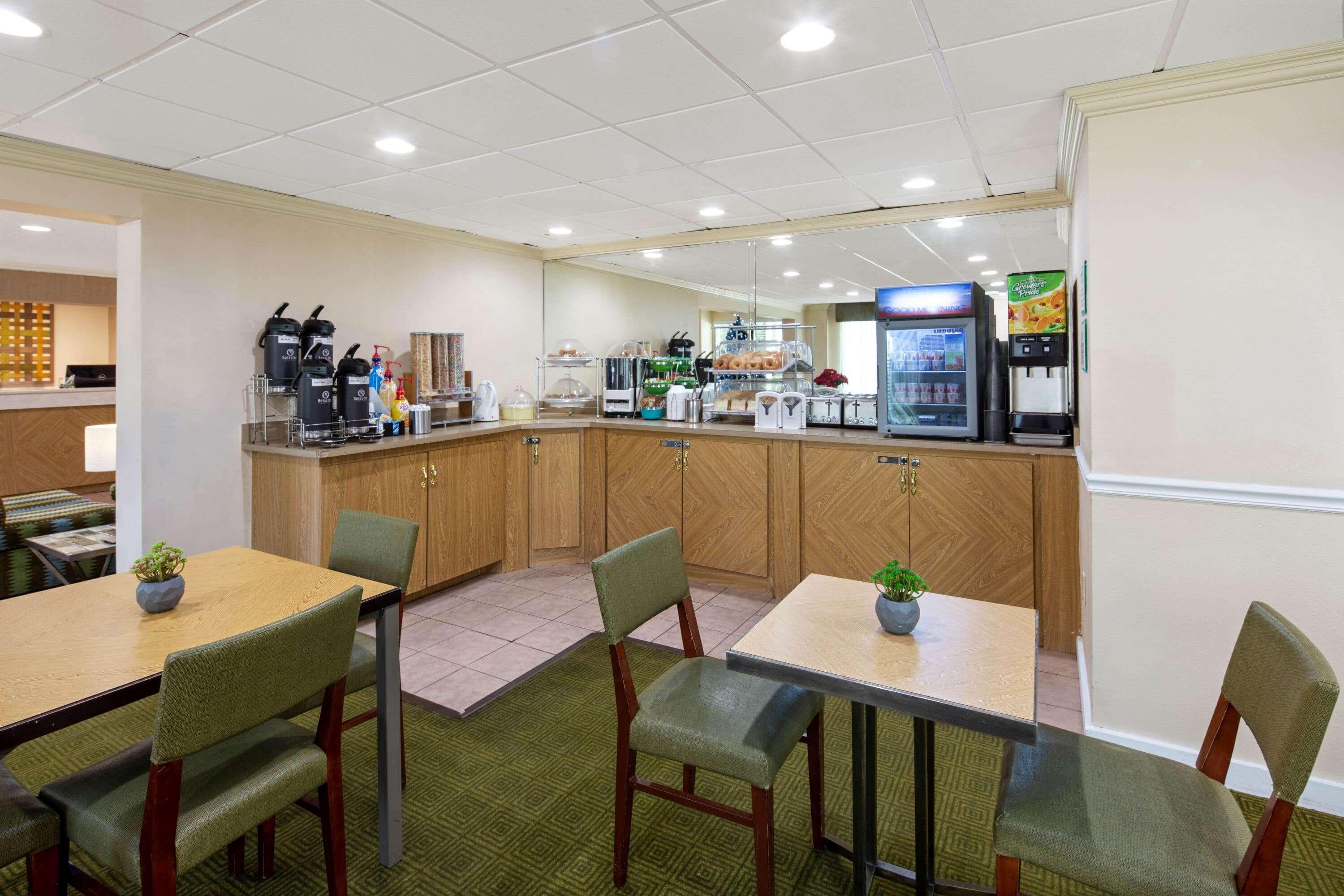 La Quinta Inn & Suites By Wyndham Sawgrass Sunrise Extérieur photo